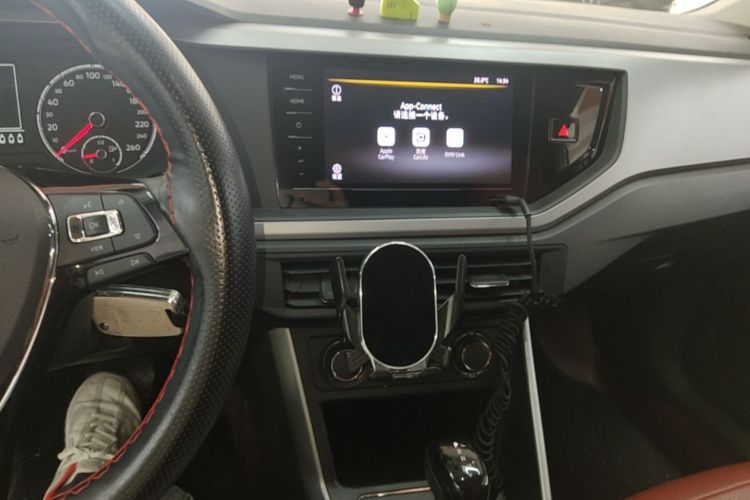 Volkswagen Polo 2021 car image #13