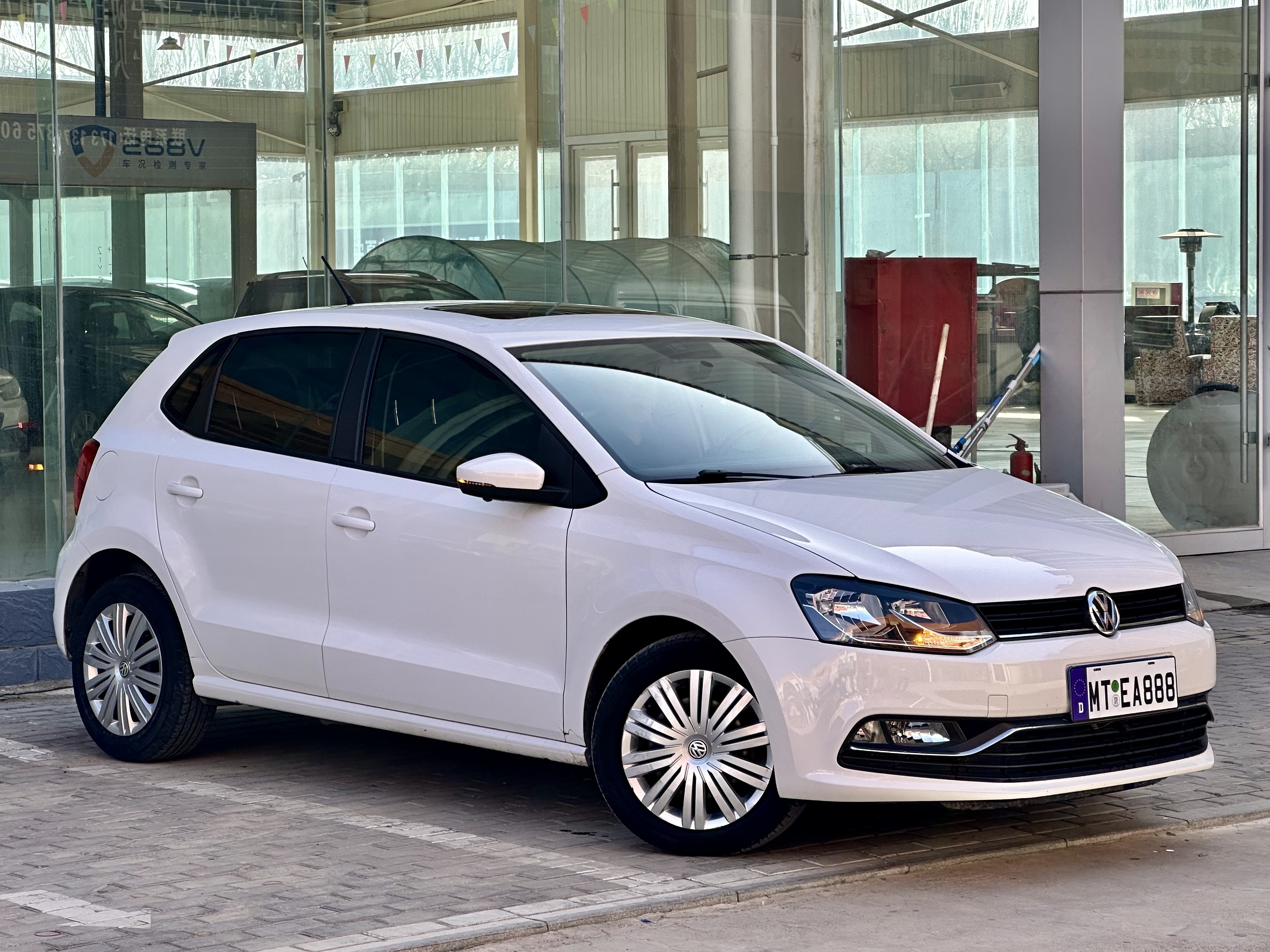 Volkswagen Polo 2019 car image #5