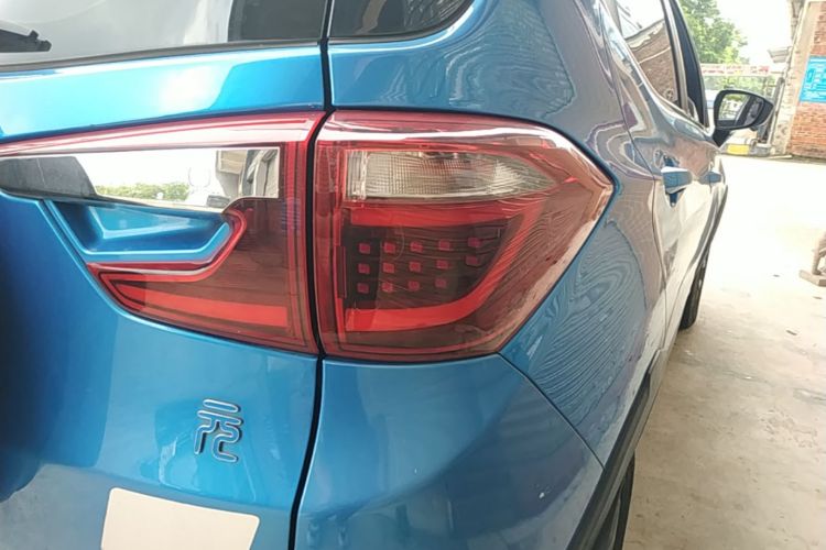 BYD Yuan New Energy 2019 car image #8