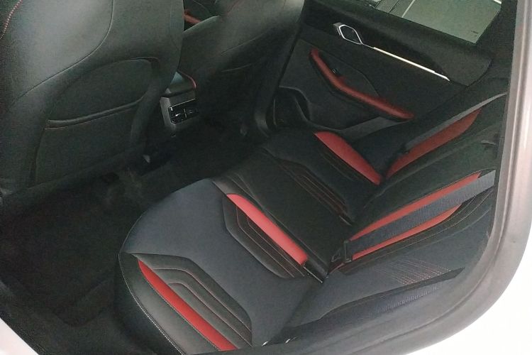 GEELY Coolray 2023 immagine di auto #13