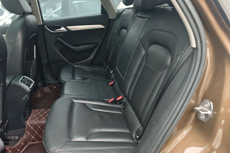 Audi Q3 2016 car image #19