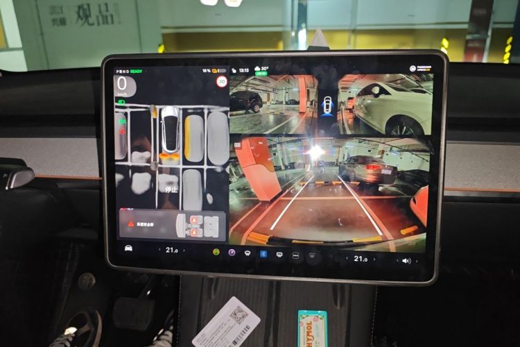Tesla Model Y 2024 #12 Tesla Model Y 2024 immagine di auto #12