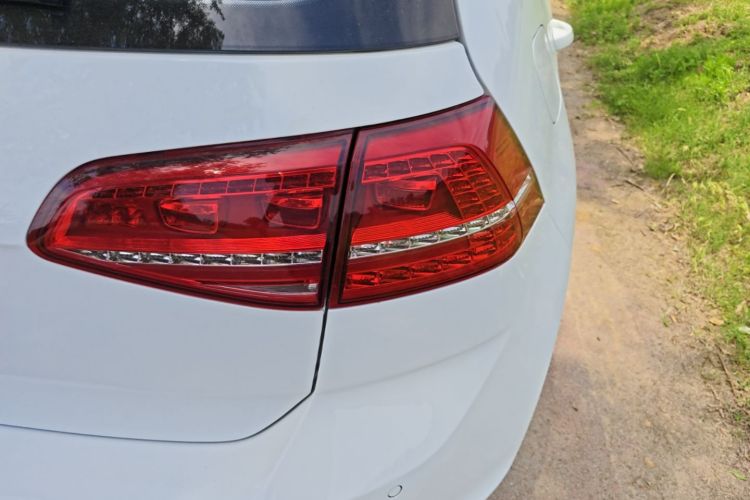 Volkswagen Golf 2015 car image #8