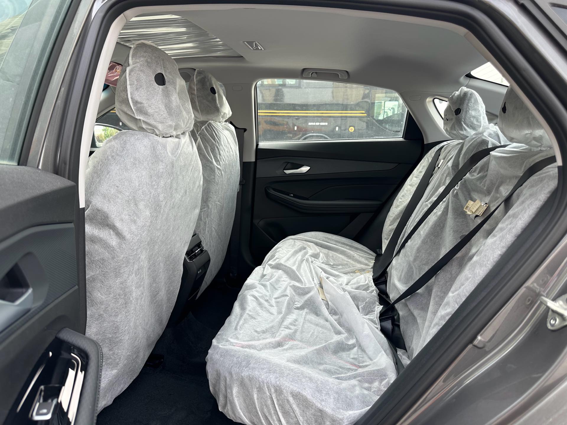 GEELY Binray 2026 car image #5