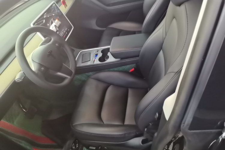 Tesla Model Y 2023 #15 Tesla Model Y 2023 car image #15