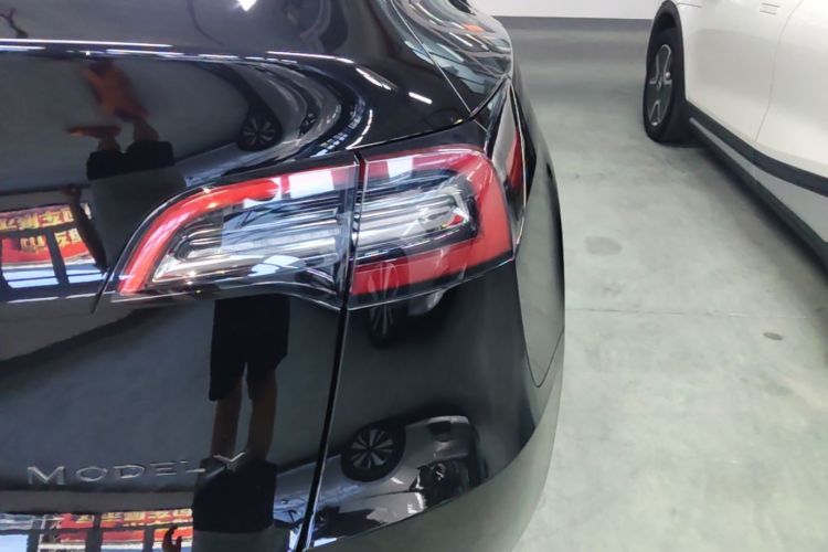 Tesla Model Y 2021 #8 Tesla Model Y 2021 car image #8