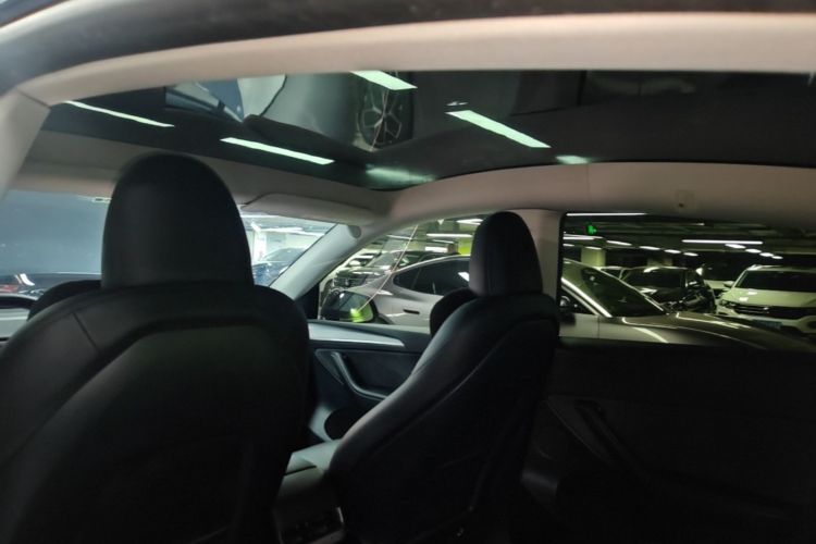 Tesla Model Y 2024 immagine di auto #20