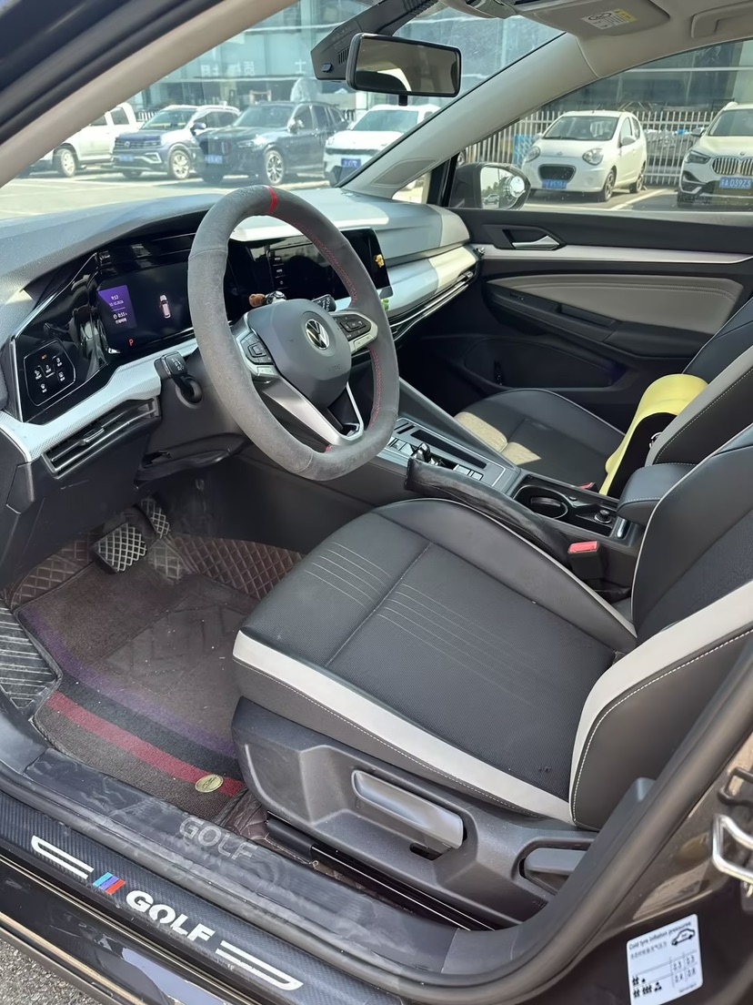 Volkswagen Golf 2022 car image #4