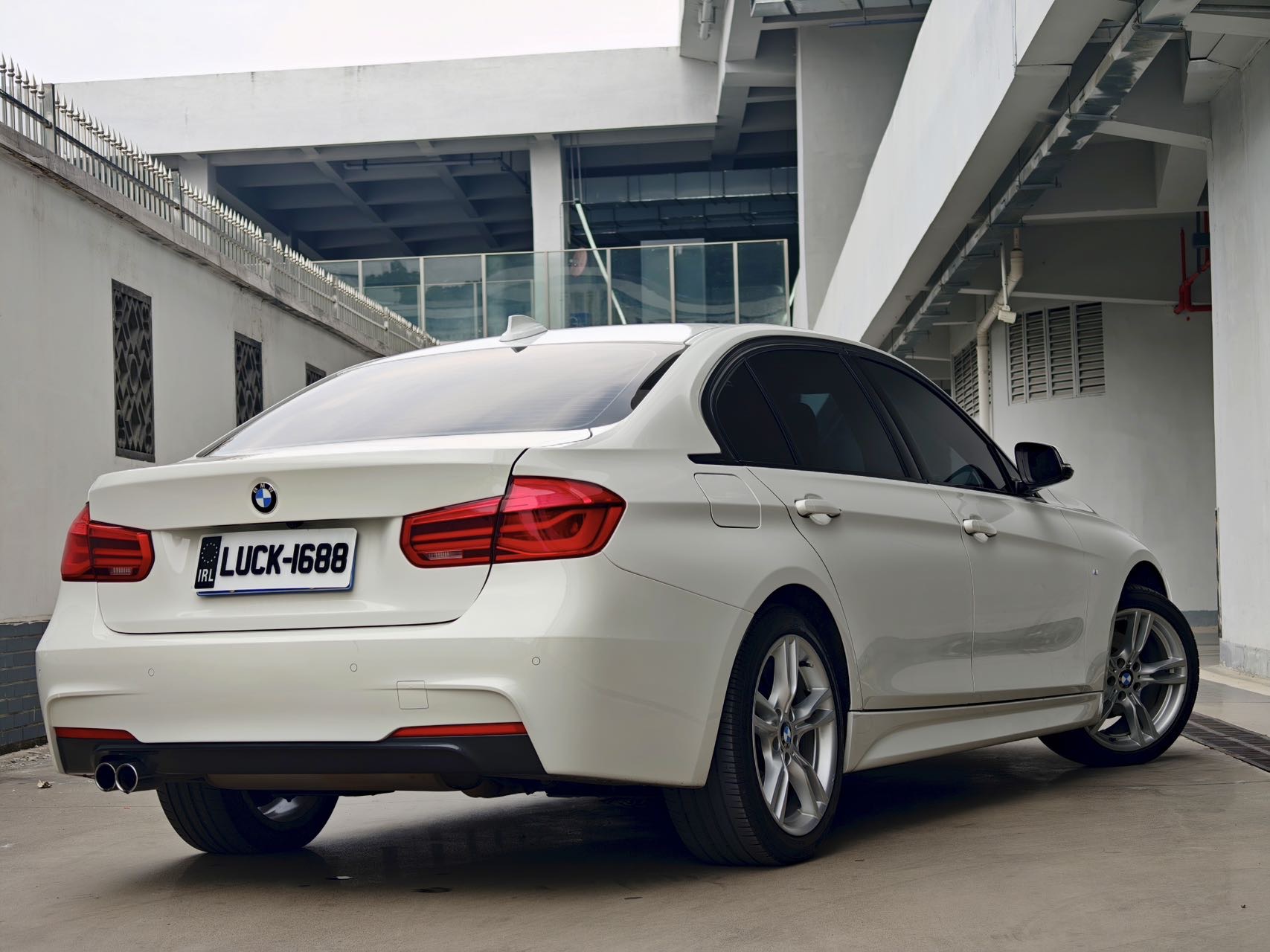 BMW 3 Series 2019 #7 BMW 3 Series 2019 car image #7