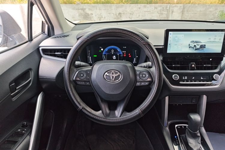 Toyota Corolla Cross 2024 car image #11