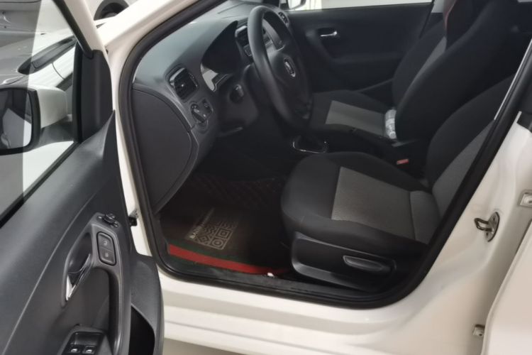 Volkswagen Polo 2016 #16 Volkswagen Polo 2016 car image #16