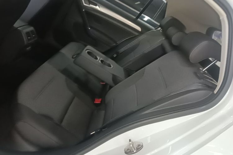 Volkswagen Golf 2019 #13 Volkswagen Golf 2019 car image #13