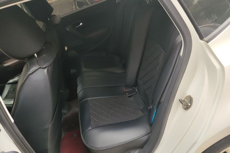 Volkswagen Polo 2019 car image #17