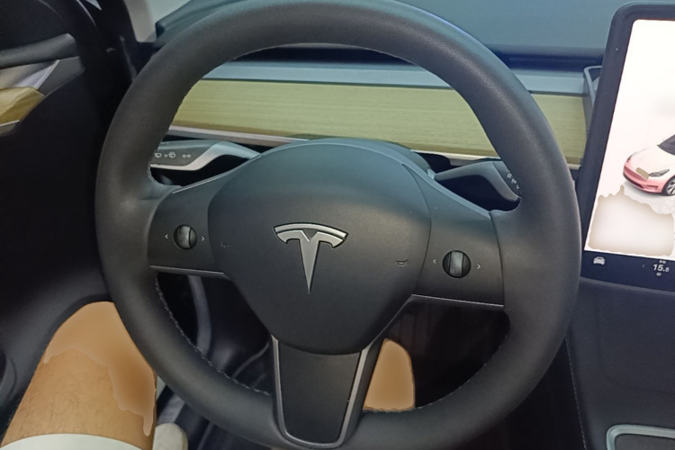 Tesla Model Y 2023 #11 Tesla Model Y 2023 car image #11