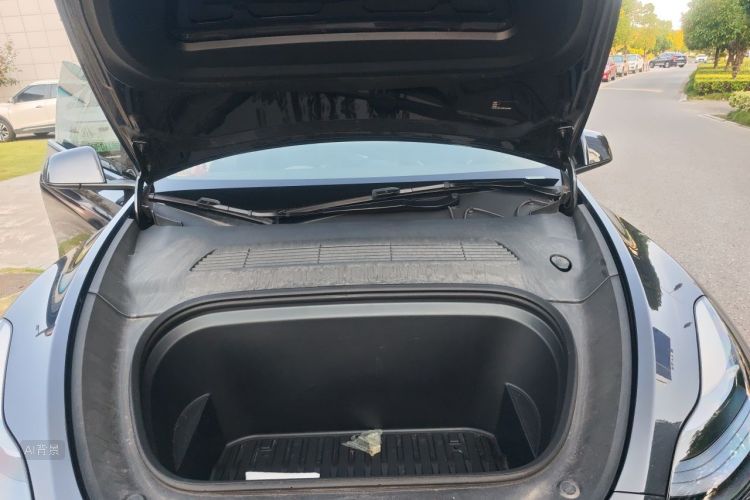Tesla Model Y 2024 #22 Tesla Model Y 2024 car image #22