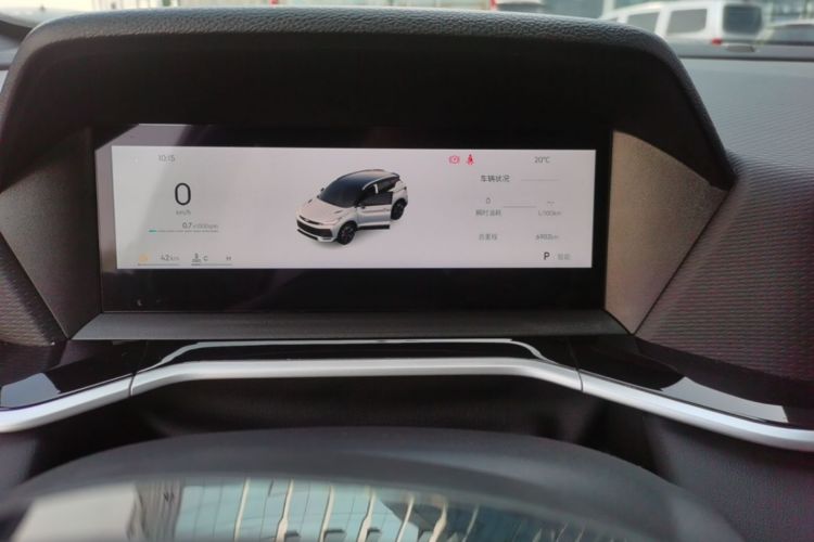 GEELY Coolray 2025 car image #12