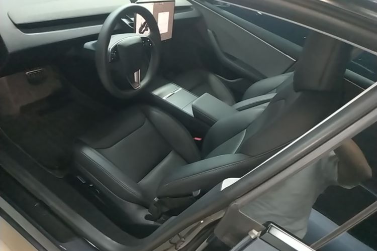 Tesla Model 3 2024 car image #15