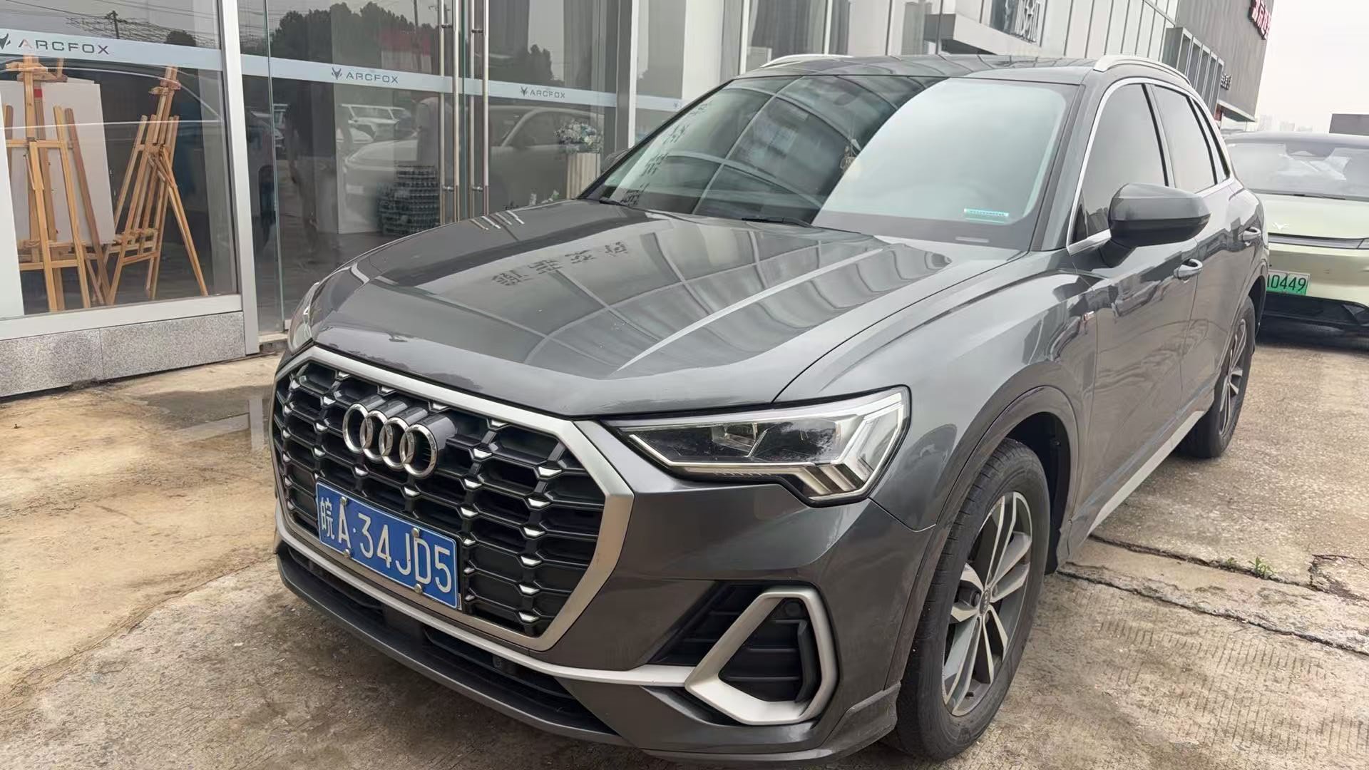 Audi Q3 2022 car image 