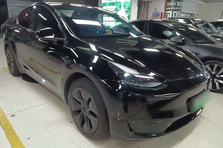 Tesla Model Y 2023 #4 Tesla Model Y 2023 car image #4