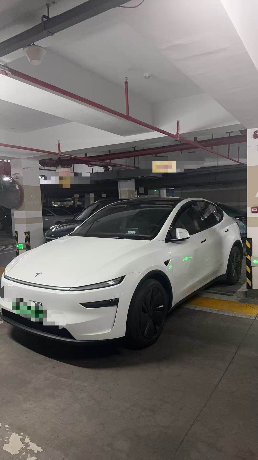 Tesla Model Y 2025 Tesla Model Y 2025 car image