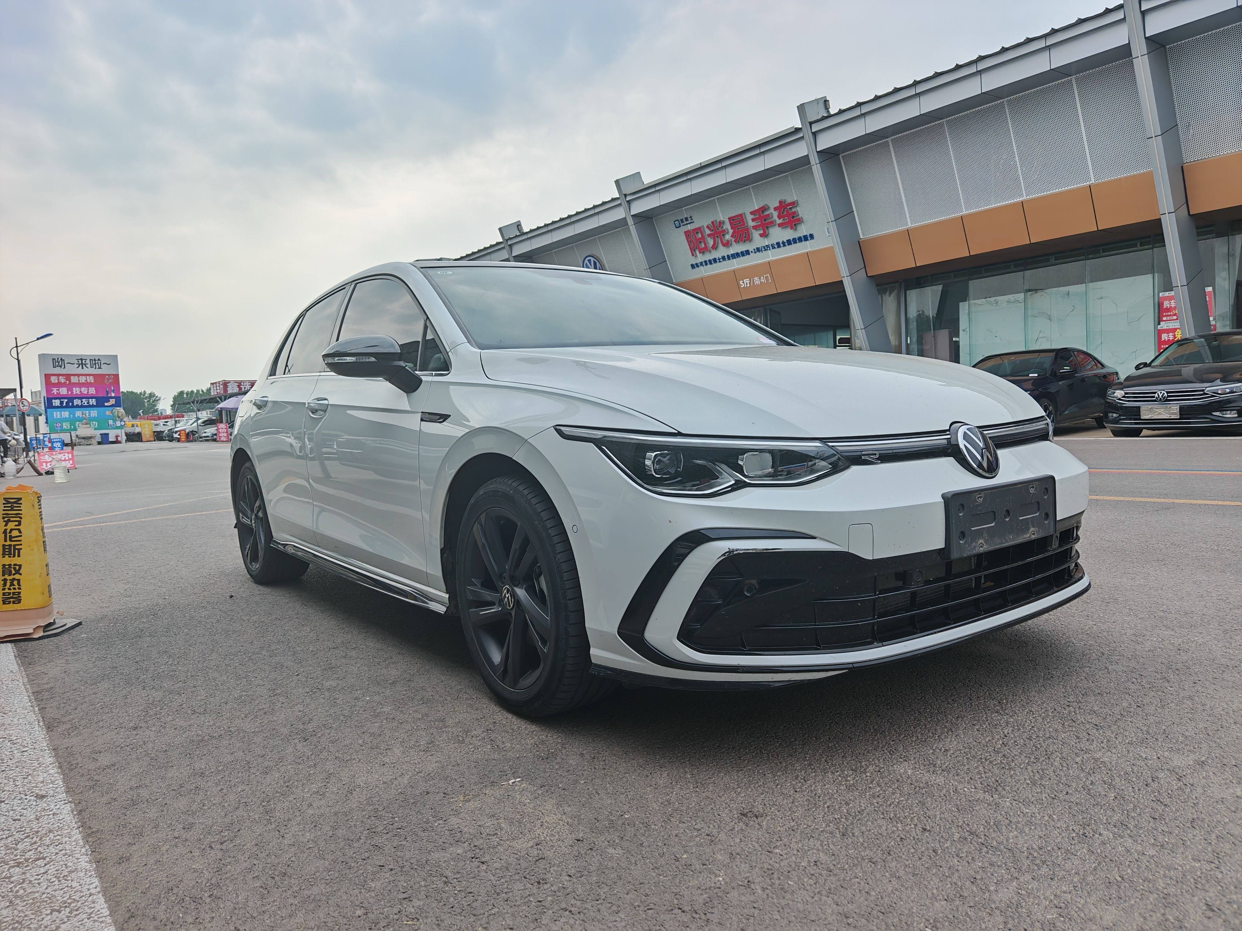 Volkswagen Golf 2022 car image #5