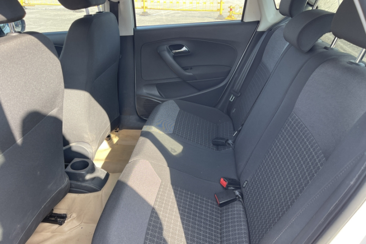 Volkswagen Polo 2016 car image #13