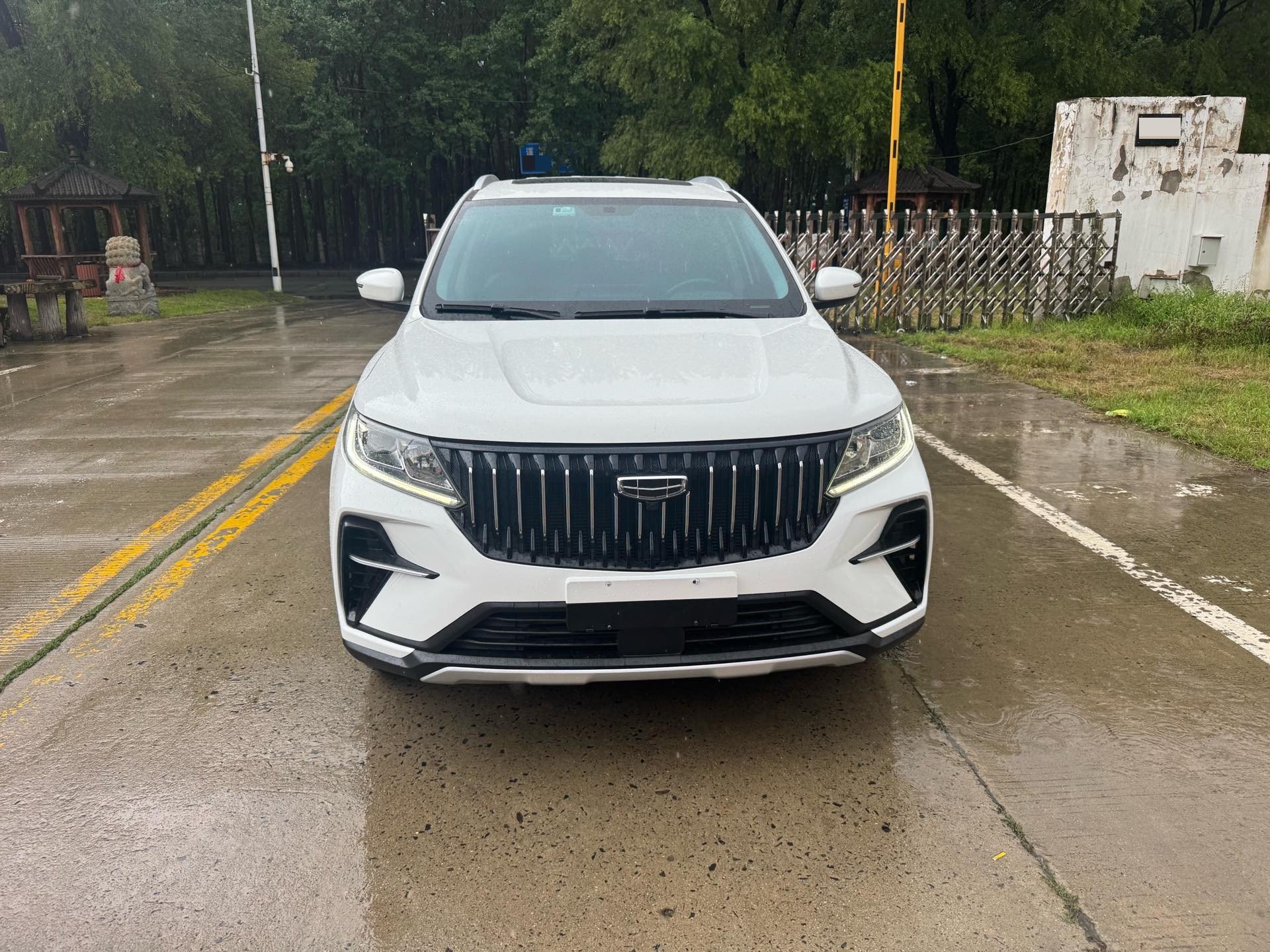GEELY Vision X6 2022 car image #2