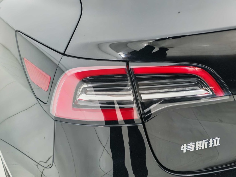 Tesla Model 3 2023 car image #9