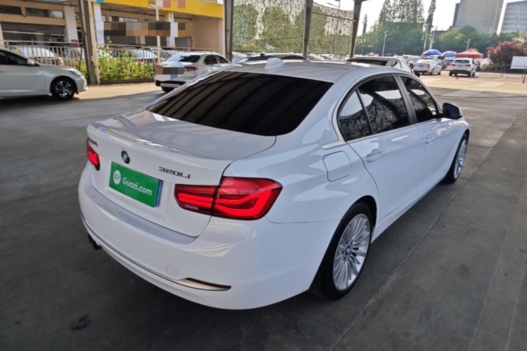 BMW 3 Series 2018 car image #7