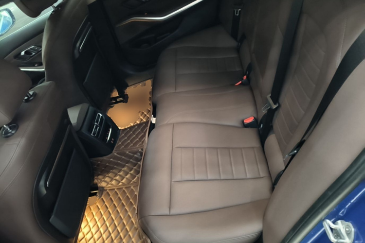 BMW 3 Series 2020 imagem de carro #17
