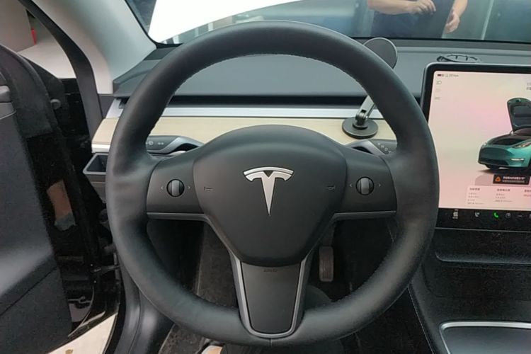 Tesla Model Y 2023 #11 Tesla Model Y 2023 car image #11