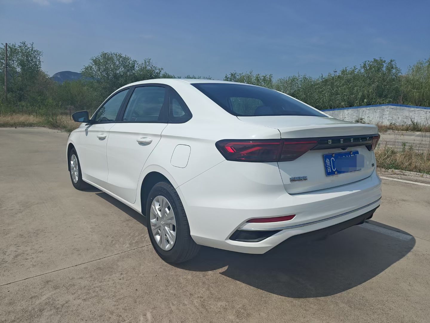 GEELY Emgrand 2025 car image #3