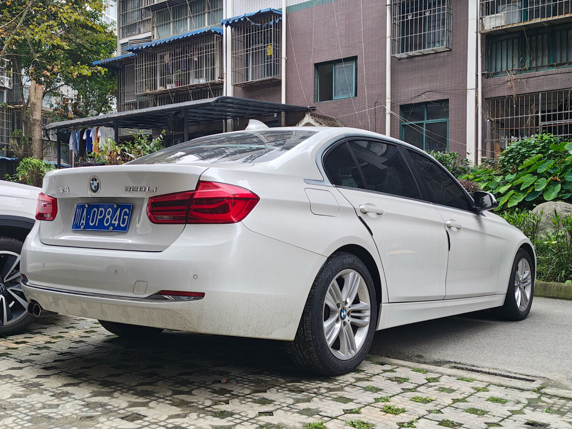 BMW 3 Series 2017 immagine di auto #4