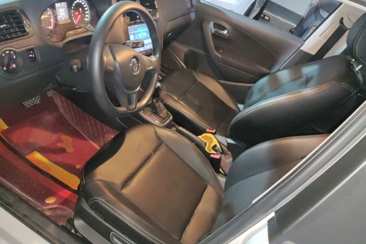 Volkswagen Polo 2017 car image #15