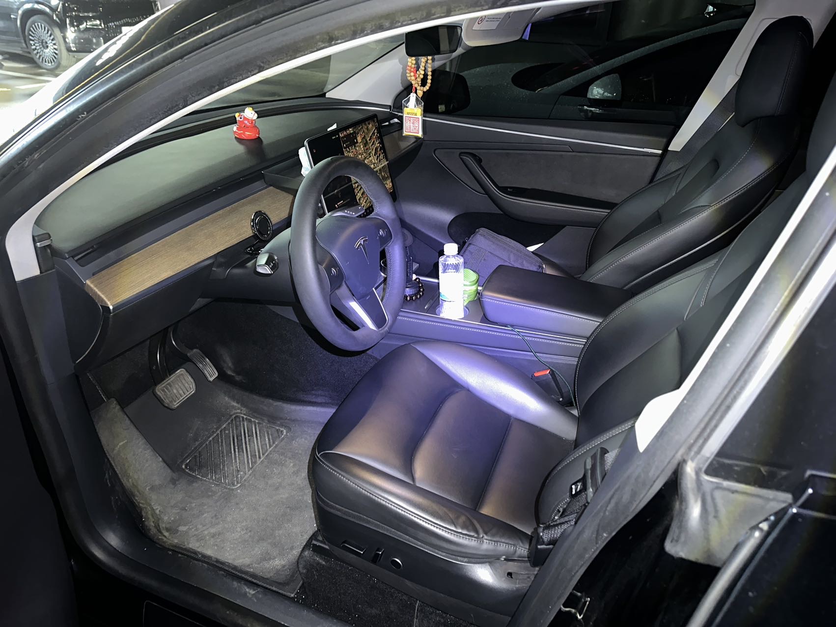 Tesla Model Y 2021 #4 Tesla Model Y 2021 car image #4