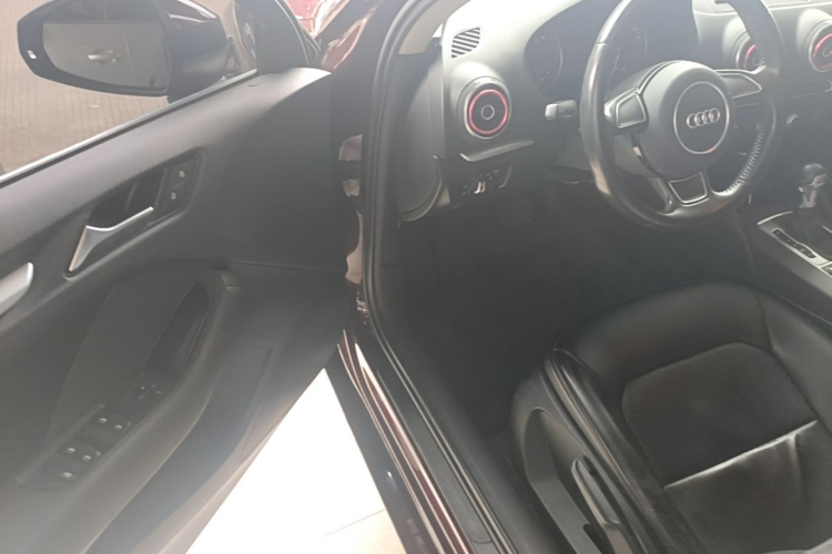 Audi A3 2017 car image #12