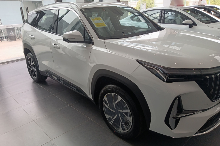 GEELY Boyue L 2026 image de voiture #4