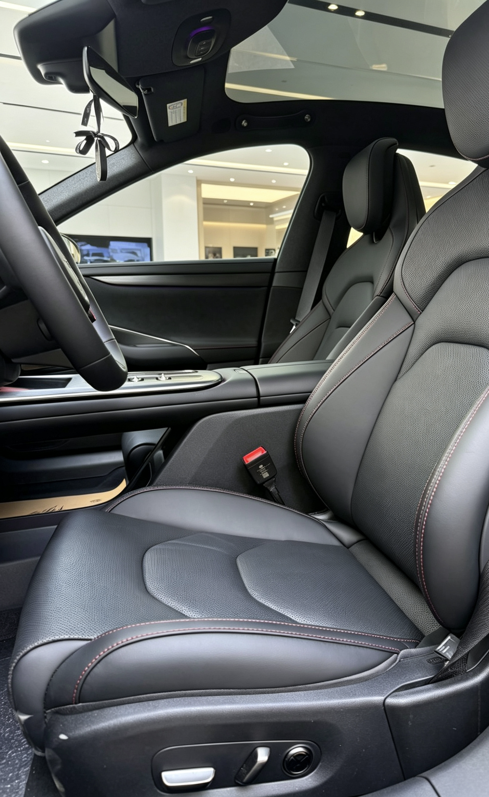 2024 car image #11