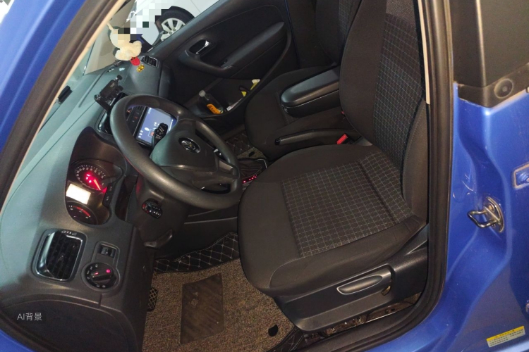 Volkswagen Polo 2015 car image #17