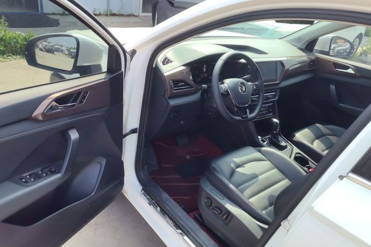 Volkswagen Tharu 2022 immagine di auto #16