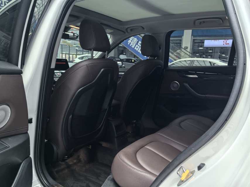 BMW X1 2022 car image #9