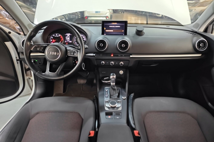 Audi A3 2018 car image #10