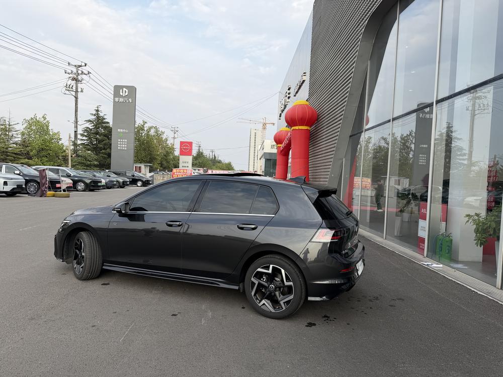 Volkswagen Golf 2025 изображение автомобиля #4