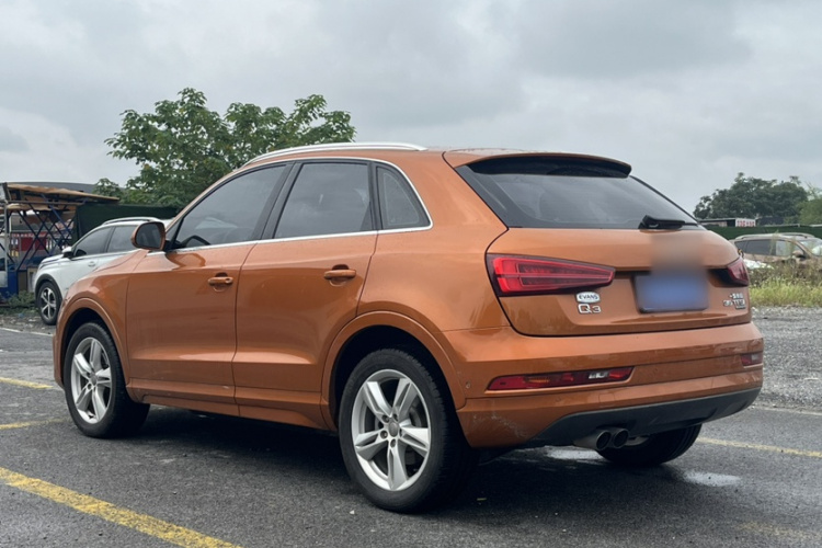 Audi Q3 2016 car image #8