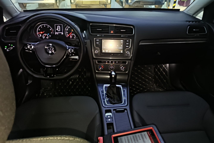 Volkswagen Golf 2017 #10 Volkswagen Golf 2017 car image #10