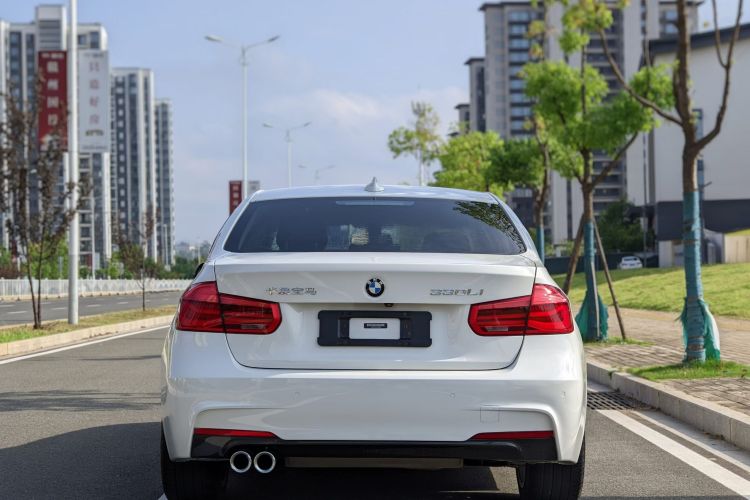BMW 3 Series 2018 #6 BMW 3 Series 2018 car image #6