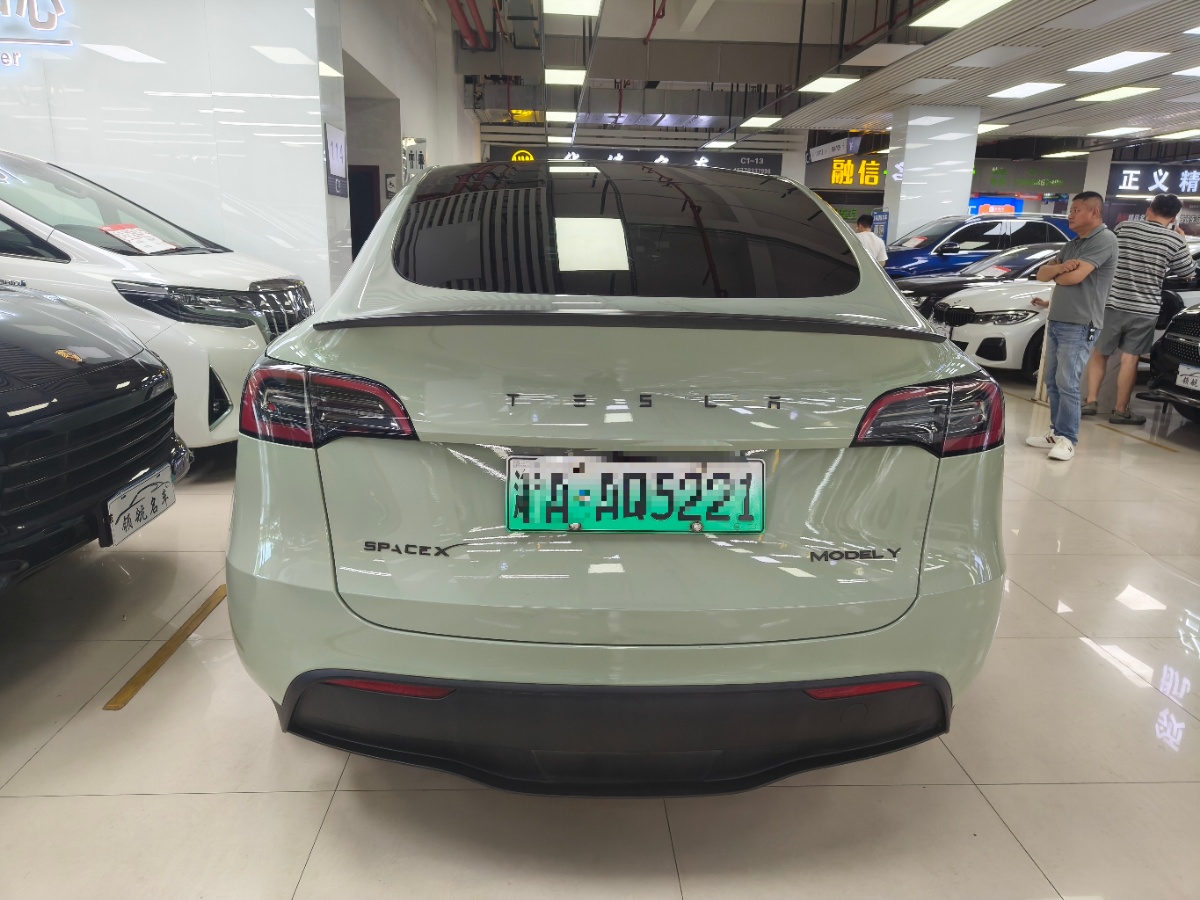 Tesla Model Y 2022 #5 Tesla Model Y 2022 car image #5