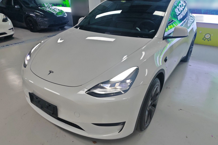 Tesla Model Y 2024 #2 Tesla Model Y 2024 car image #2