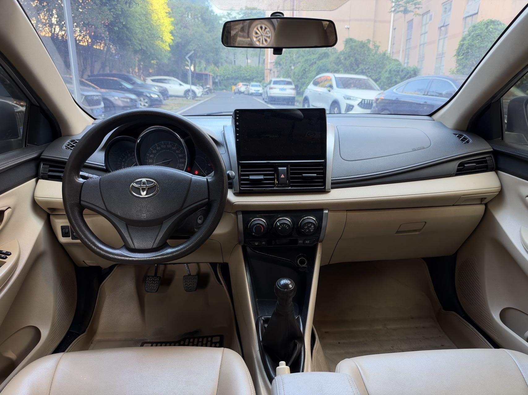 Toyota Vios 2015 imagen de coche #7