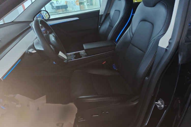 Tesla Model Y 2022 immagine di auto #15